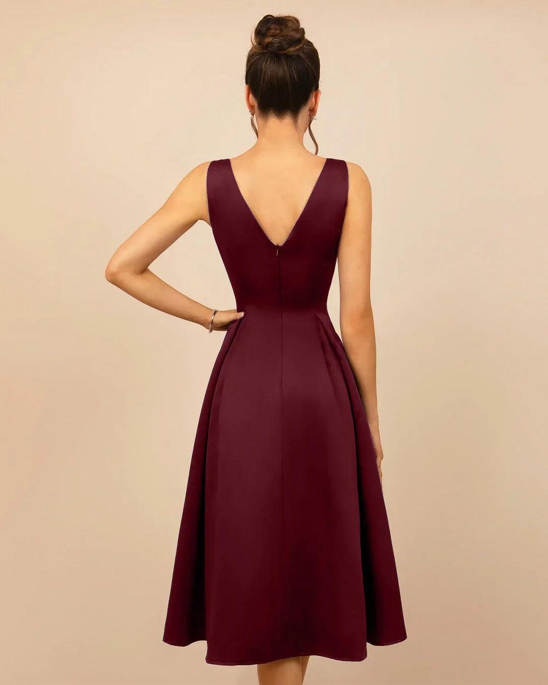 Sleeveless Round Neck Flared Midi Dress in Red