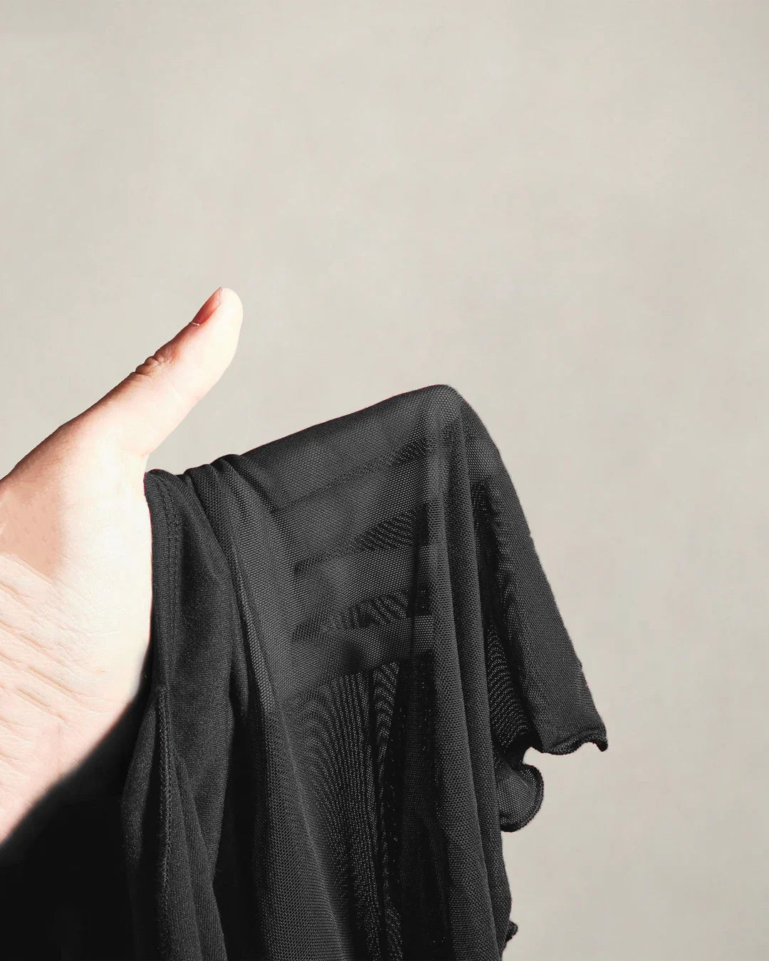 Sleeveless Tie Front Pleated Ruffle Top in Black