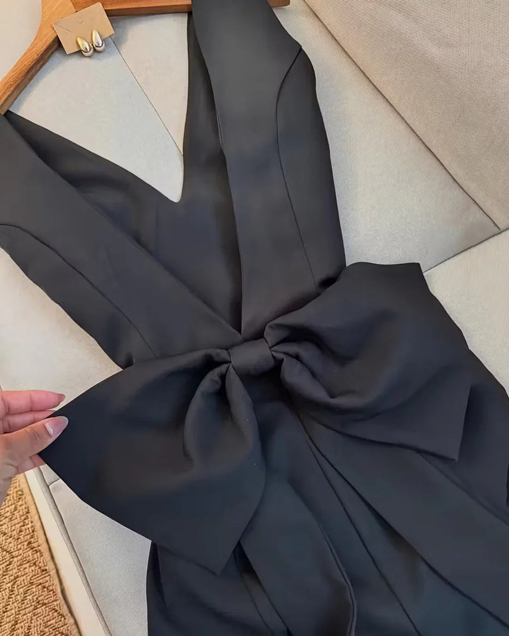 Sleeveless V-Neck Bow Detail Mini Dress in Black