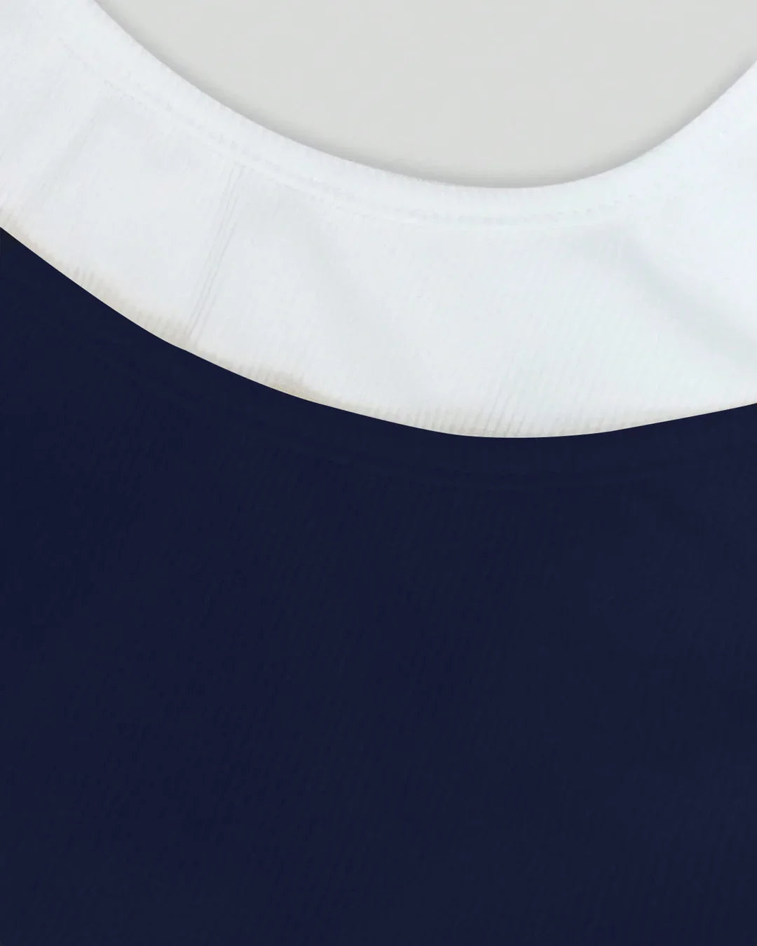 Slim-Fit Straight Hem Solid Sleeveless Tank Top in Navy Blue