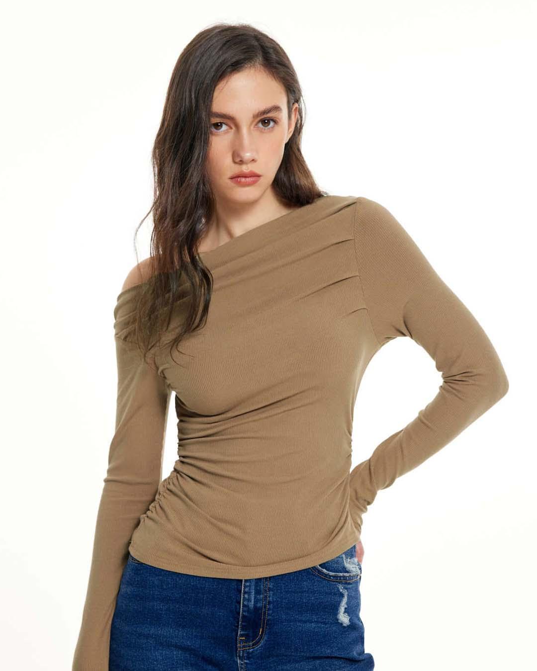 Solid Asymmetrical Neck Ruched Long Sleeve Brown Top