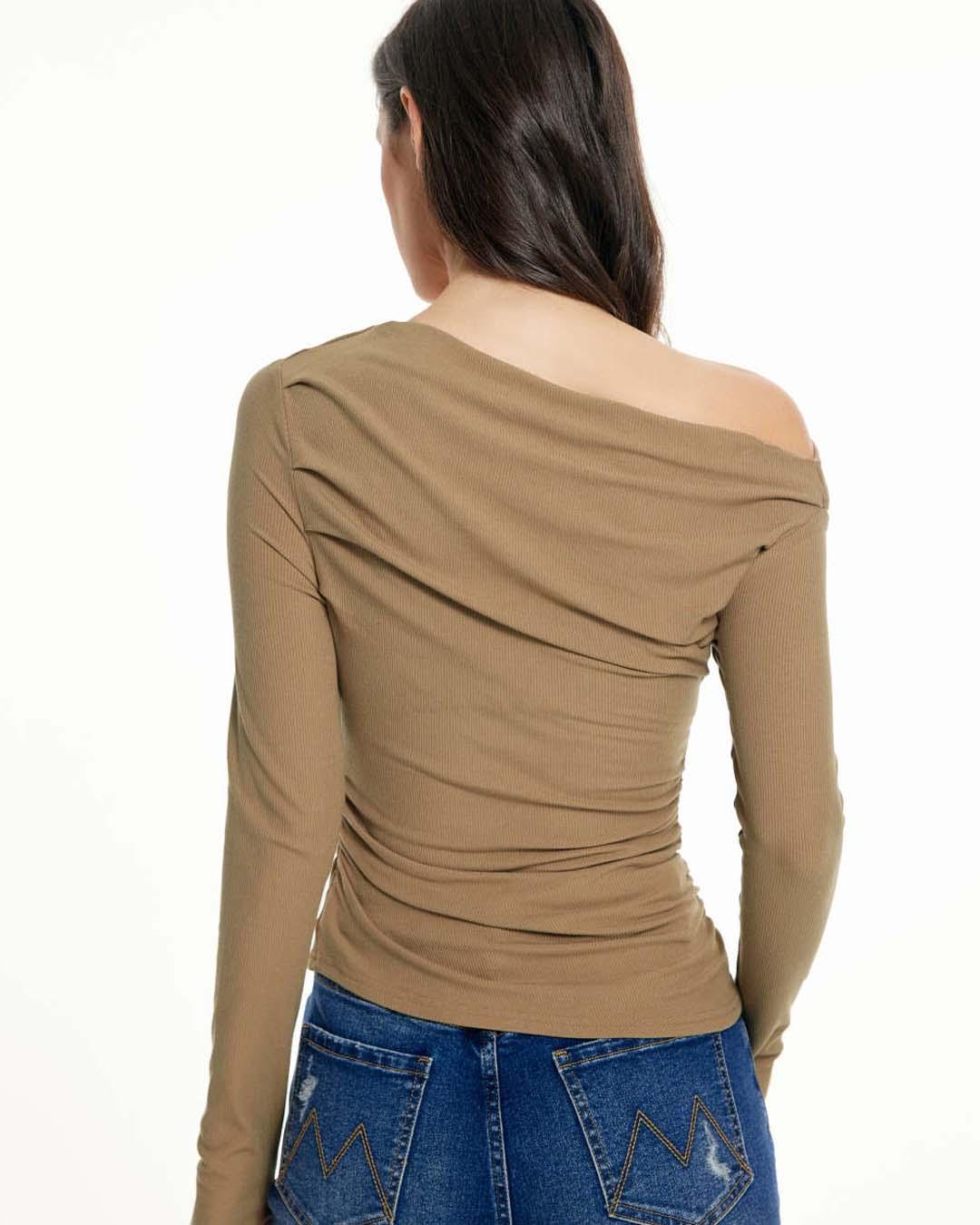 Solid Asymmetrical Neck Ruched Long Sleeve Brown Top