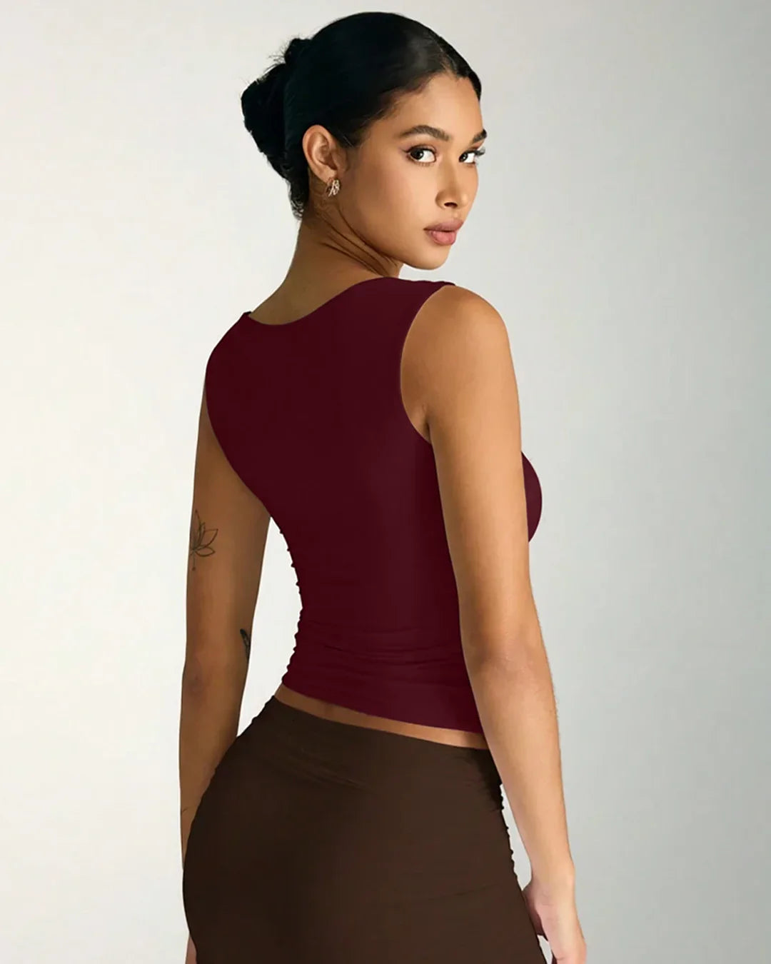 Square Neck Slim-Fit Straight Hem Solid Sleeveless Tank Top in Maroon