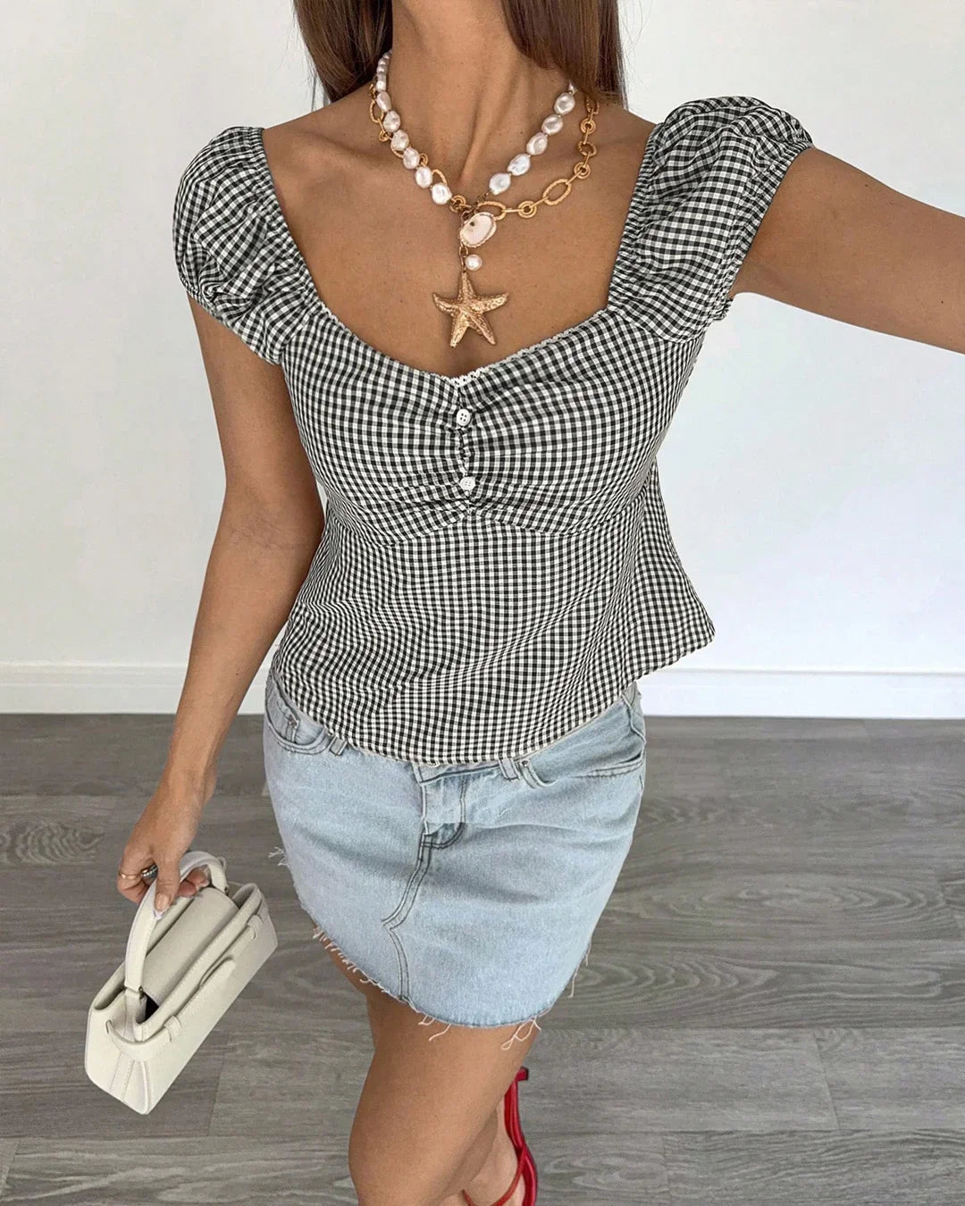 Striped Sweetheart Neck Short Sleeve Top in Black And White