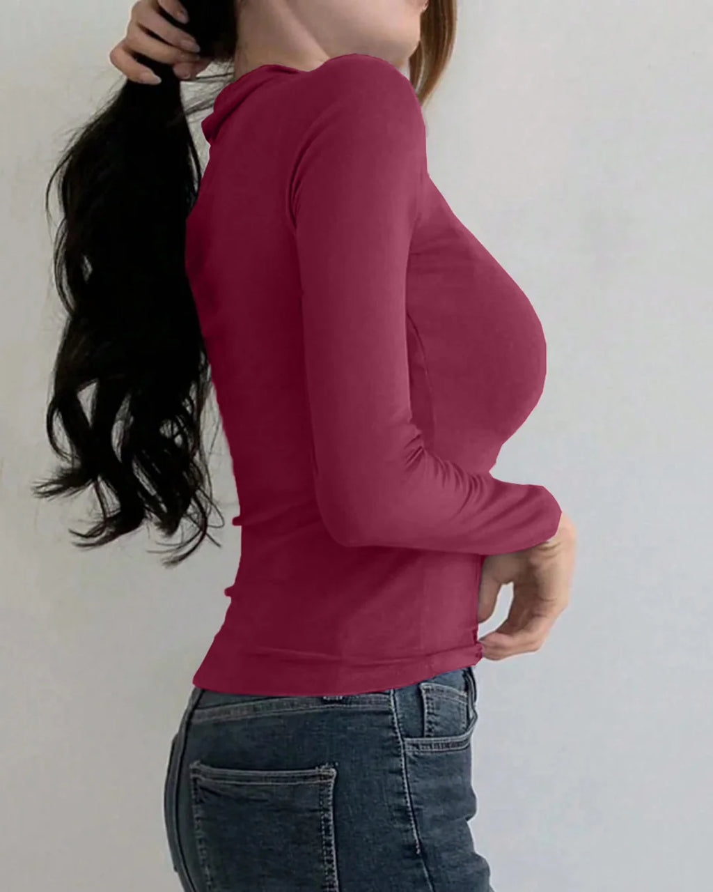 Collared V-Neck Slim Fit Solid Full Sleeve Crop Top in Maroon