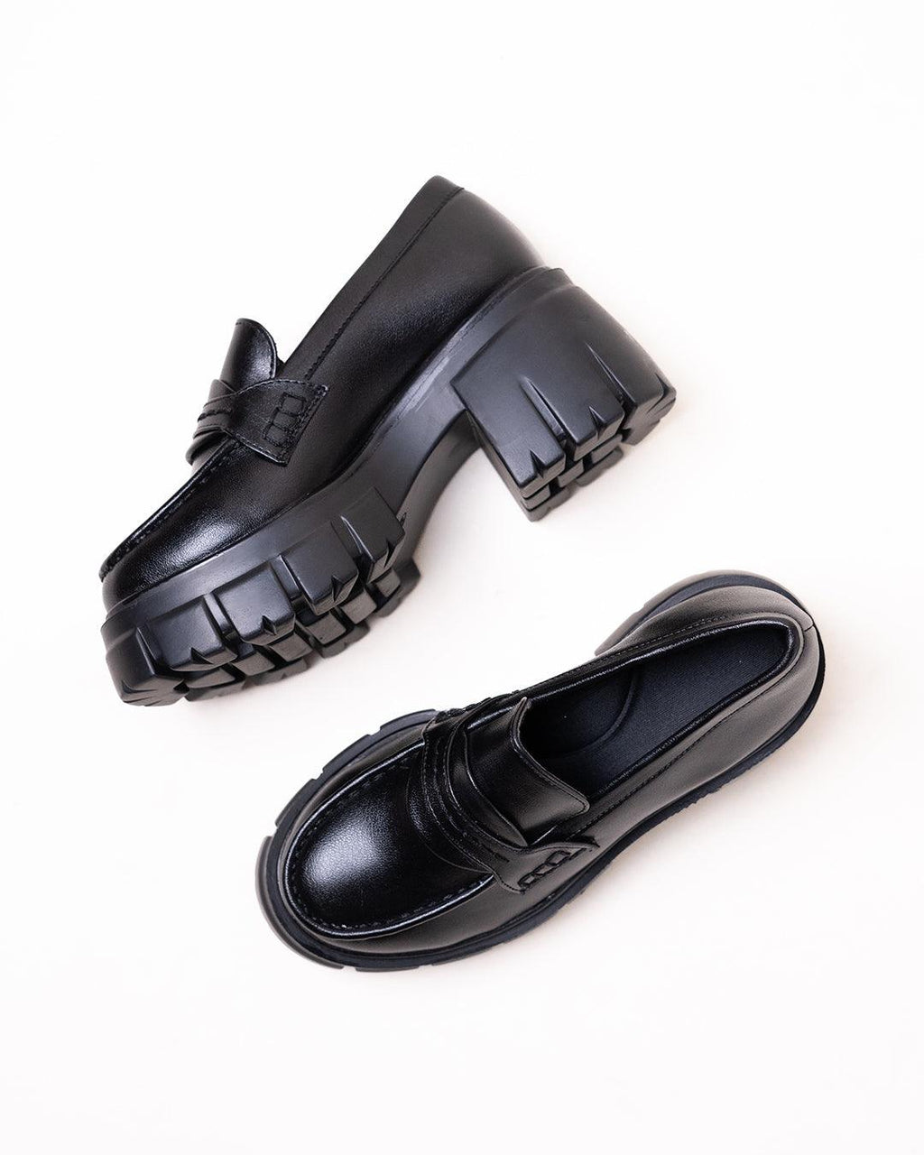 Off Duty Aesthetic Chunky Black Trending Loafers