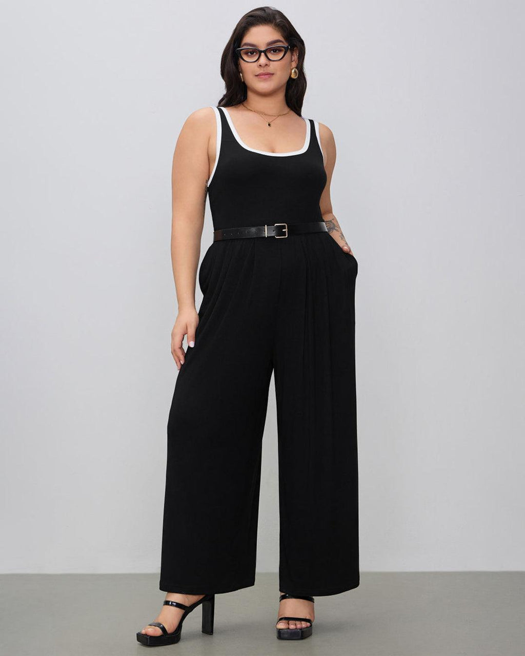 U-neckline Contrasting Trim Solid Black Jumpsuit Curve & Plus